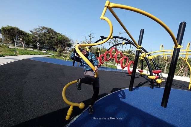 【新竹親子景點】港南運河公園遊戲場（港南運河風景區）～大型攀爬架等5大遊具好放電！兒童交通公園玩滑步車、玩水、騎單車野餐10.JPG