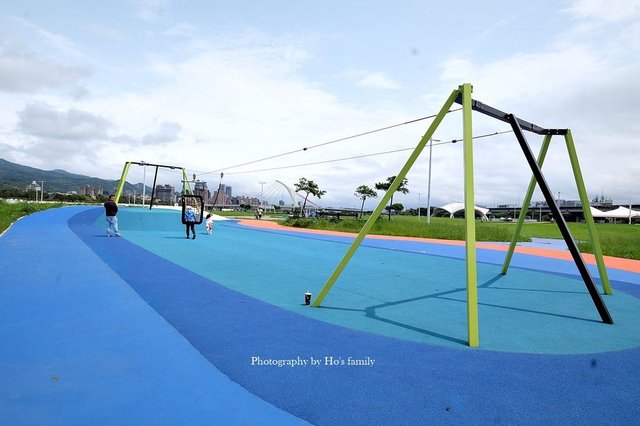 【台北親子公園】大佳河濱公園海洋遊戲場～全國最大河濱共融遊樂場！玩水玩沙野餐騎腳踏車一次滿足33.JPG