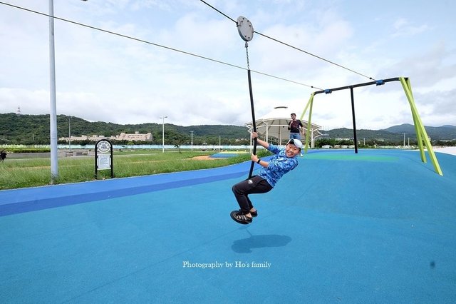 【台北親子公園】大佳河濱公園海洋遊戲場～全國最大河濱共融遊樂場！玩水玩沙野餐騎腳踏車一次滿足36.JPG