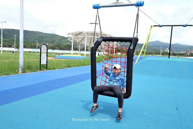 【台北親子公園】大佳河濱公園海洋遊戲場～全國最大河濱共融遊樂場！玩水玩沙野餐騎腳踏車一次滿足34.JPG