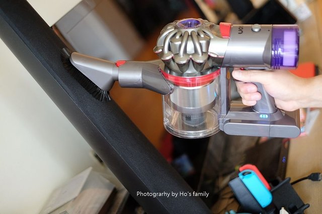 【吸塵器推薦】Dyson V8 Slim無線吸塵器～媽媽、小資族首選！輕巧手持輕鬆吸高處、適用木地板、6大吸頭轉換居家清潔無死角32.JPG