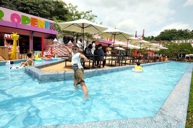 【桃園大溪親子景點】花開了休閒農場～免門票親子樂園！戲水池玩水、小火車、玩沙、餵小動物，親子農場一日遊10.JPG