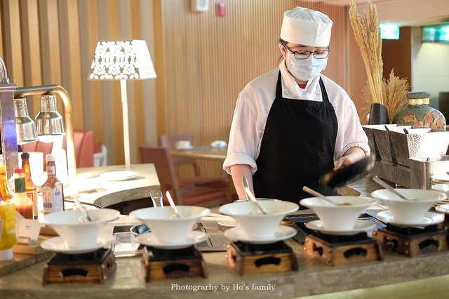 【台南市區住宿推薦】香格里拉台南遠東國際大飯店自助餐餐廳房型泳池玩水48.JPG