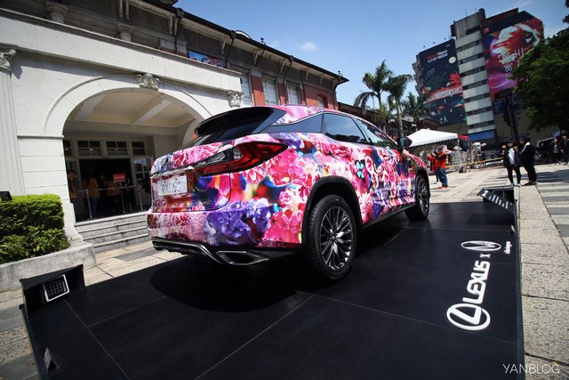 LEXUS X MIKA NINAGAWA