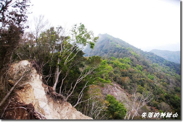 神趾山頭西北眺主稜