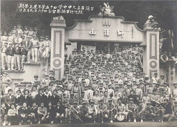 老照片/臺灣日日新報社原為落成於1908年的二層樓建築，19