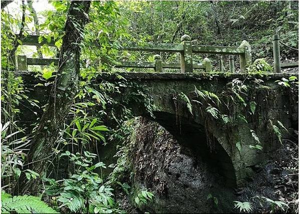 南庄地區，原是賽夏族的居住地，粵人黃祈英，在斗煥坪進入南庄開