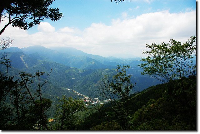 橫屏山頂俯瞰頂東埔