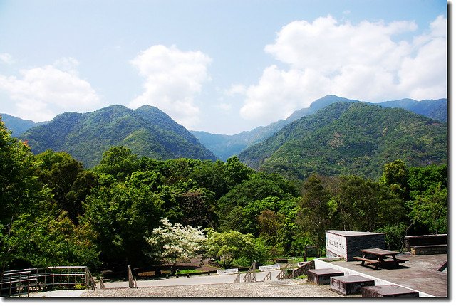 梅山口西望新望嶺(右後)