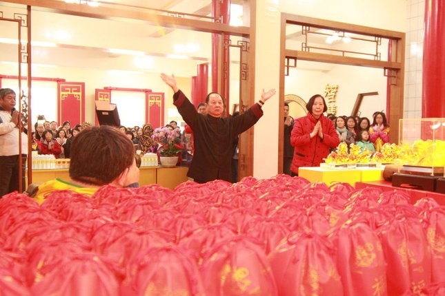 IMG_6211_師父為內殿全部開光.JPG