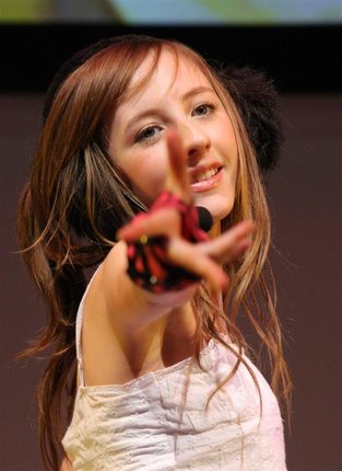 Beckii Cruel8.jpg