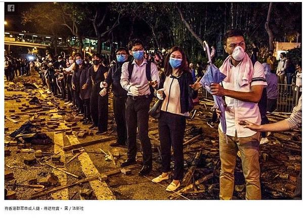 11.17 香港-理工大學現場，香港警方首次出動音波炮，警告