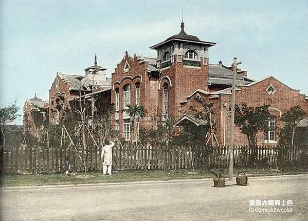 老照片/臺北明治橋旁臺灣神社鳥居/裕仁皇太子車隊行經臺灣總督