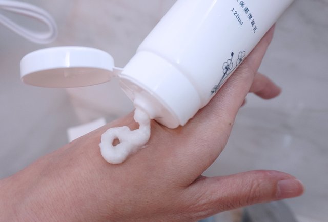 【胺基酸洗面乳推薦】女子NVZI雛菊花萃開箱｜彈潤原生肌從洗