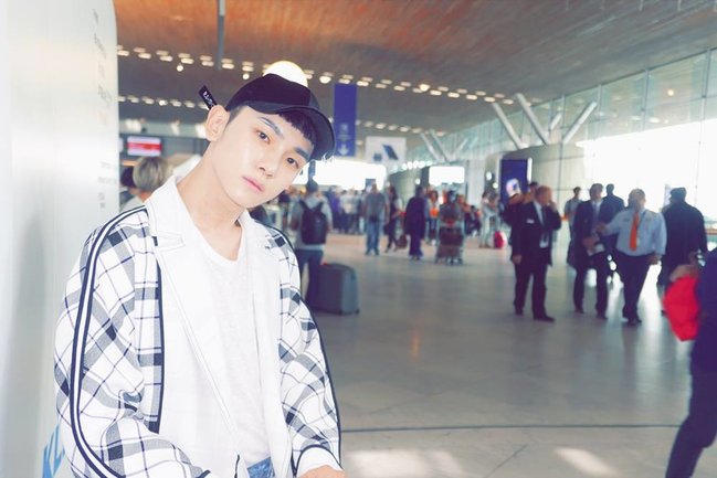 160707 [STARCAST] SHINee Key in Paris!24.jpg