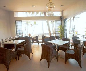 arwana_boracay_hotel_lounge_area.jpg