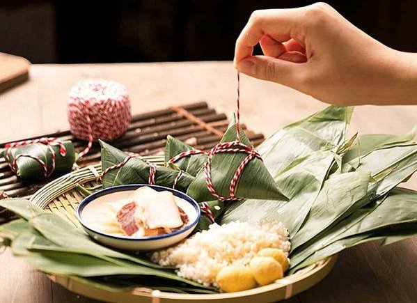 日本的“端午節“菖蒲”與“尚武”這一詞語相關聯，（端午節）演