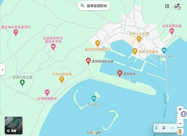 「東鐘西叩」澎湖吉貝嶼港口東西側的大型鐘缽和木魚石塔，並非普