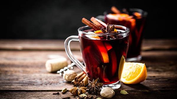 Gluehwein-Punsch-990x556