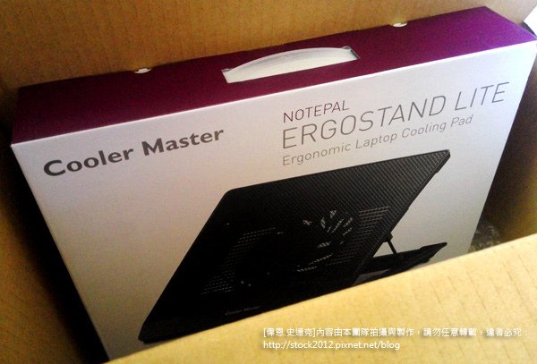 Cooler Master 散熱墊開箱推薦,Notepal ERGOSTAND LITE 支架式散熱墊試用,圖文分析 (訊凱國際,酷冷至尊,降溫,教學,小魔方,鍵盤,海神)1