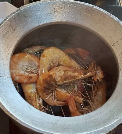 【覓湯】帶點宮崎駿味的療癒系鍋物空間｜必吃老闆親上菜的私房石