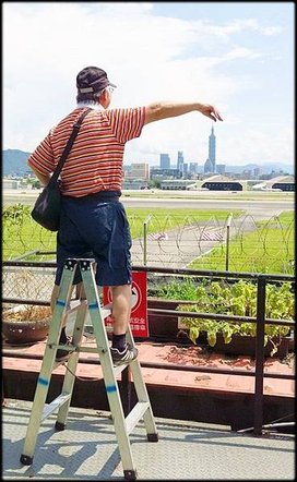 空軍一號咖啡廳拍飛機_118.jpg