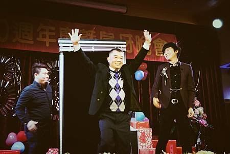 元錄機械尾牙魔術表演、氣球小丑、熱舞表演