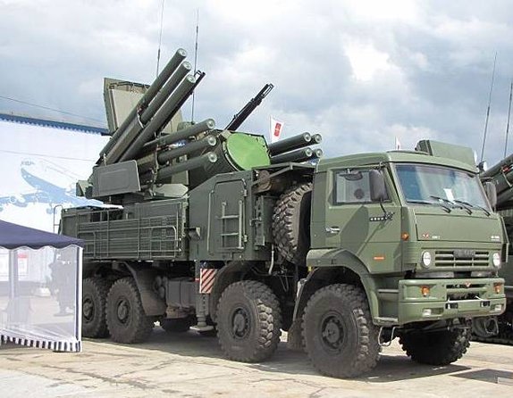 96K6_Pantsir-S1_air_defence_gun_missiles_system_n_wheeled_chassis_01