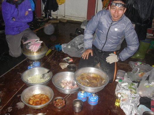 照片故事(十四)~那一年的拉庫音溪山屋度假行。(遇鋒面不止南