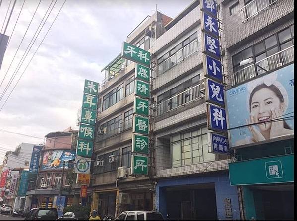 鄧南光影像紀念館，此館原為鄧南光（原名鄧騰輝）長兄鄧騰芳兒子