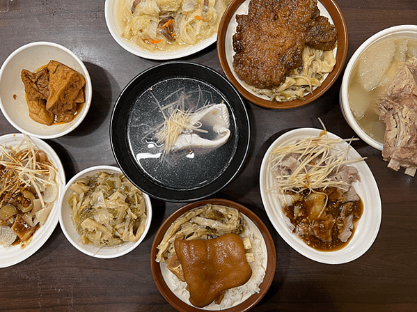 【萬華美食】阿鴻知高飯鱸魚湯 x 50年不變的古早味，美味2