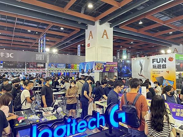 台北國際電腦多媒體展歷年人潮眾多，消費者逛展之餘還能掌握最新科技資訊。