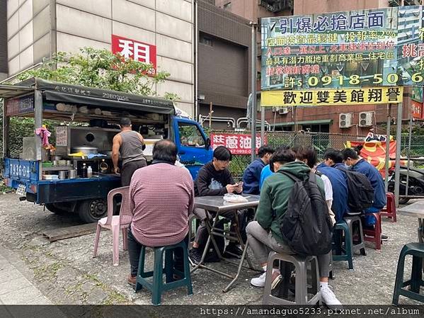 ｜食記-台北市南港區｜南港捷運站無名小貨車麵線臭豆腐｜時間一