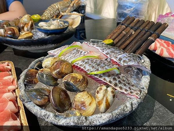 ｜食記-宜蘭縣頭城鎮｜七度鍋物｜在地人也推的火鍋店！空間挑高