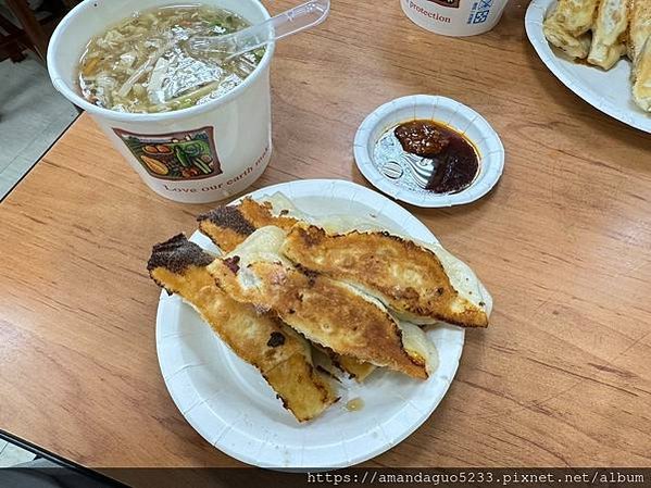 ｜食記-台北市北投區｜阿財鍋貼餃子專賣店｜裕民商圈美食扛霸子