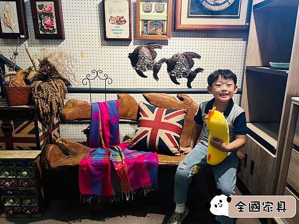 親子最幸福的床邊時光！終於挑到適合我們的床墊 彰化買床墊、沙