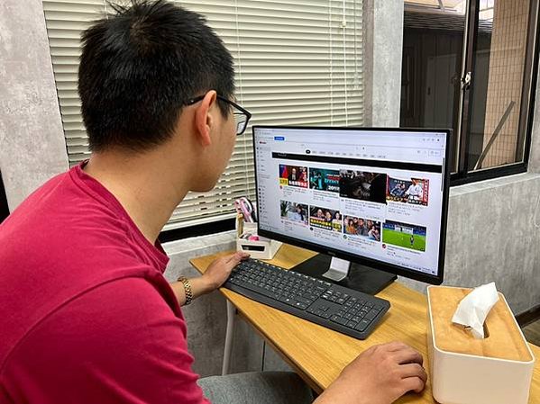 Ergotron MXV電腦螢幕支架使用前 【我說那個太太呢】
