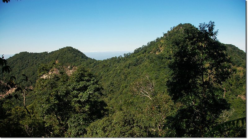 次郎山西望白毛山稜線