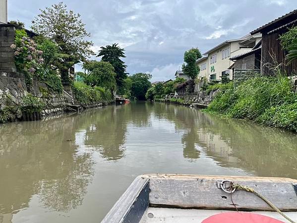 柳川－搭乘木筏穿梭在運河間欣賞美景/水上日式小店的抹茶冰淇淋