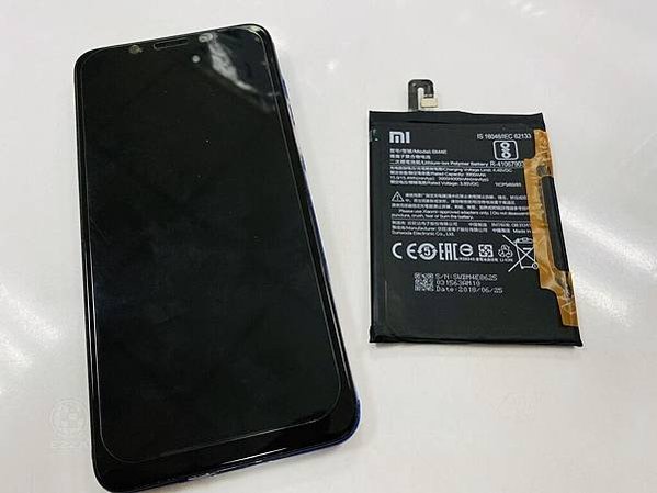 小米Pocophone F1電池更換