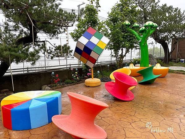 &lt;台中住宿&gt;台中石岡彩虹山舍民宿 七彩造型建築 浪漫鍵盤樓梯
