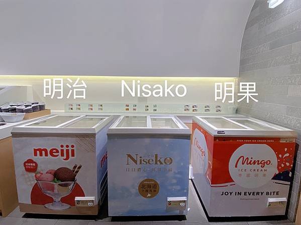 【台中 火鍋】築間幸福鍋物 台中中科店，築間火鍋火烤兩吃旗艦