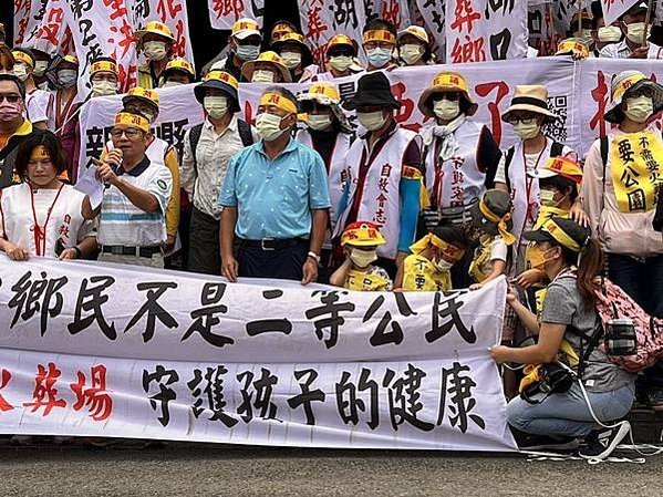 賴鼎銘監察委員來新竹縣府面談湖口新豐反縣立生命園區自救會/動