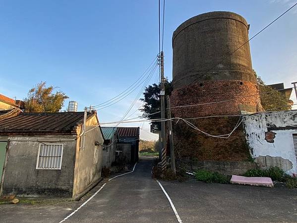 竹縣碉堡文資軍事碉堡-竹北市鳳崎落日景觀步道有二座砲車碉堡及