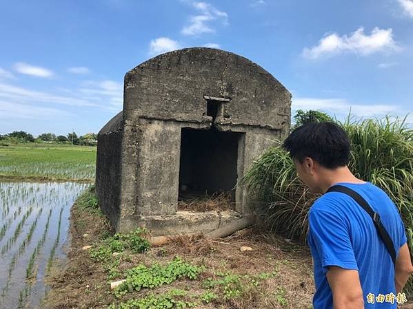 竹縣碉堡文資軍事碉堡-竹北市鳳崎落日景觀步道有二座砲車碉堡及