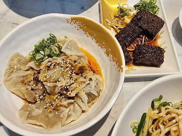 LINE_ALBUM_楊記牛肉麵~~已經完成_230427_17