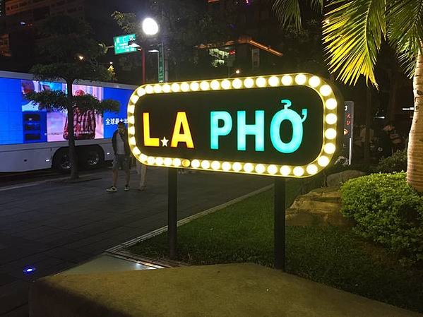 L.A PHO_210424_0