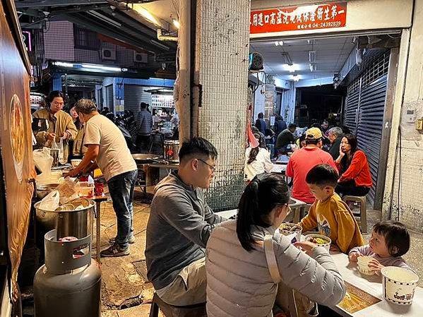 【台中美食推薦】源自屏東道地銷魂澎湃的古早味飯湯~大盛飯湯