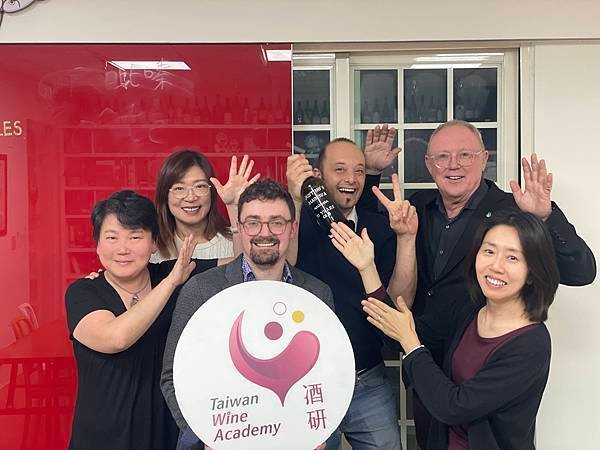 台灣酒研學院WSET®Level 4 Diploma in Wines講師接受總部特派教育訓練員的訓練