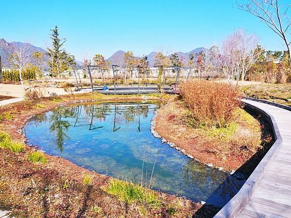 【廣島縣】坂茂*下瀨美術館：飄浮在瀨戶內海的彩色美術館，徜徉